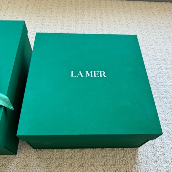 La Mer Gift Box + Mirror + Scarf - Picture 4 of 6